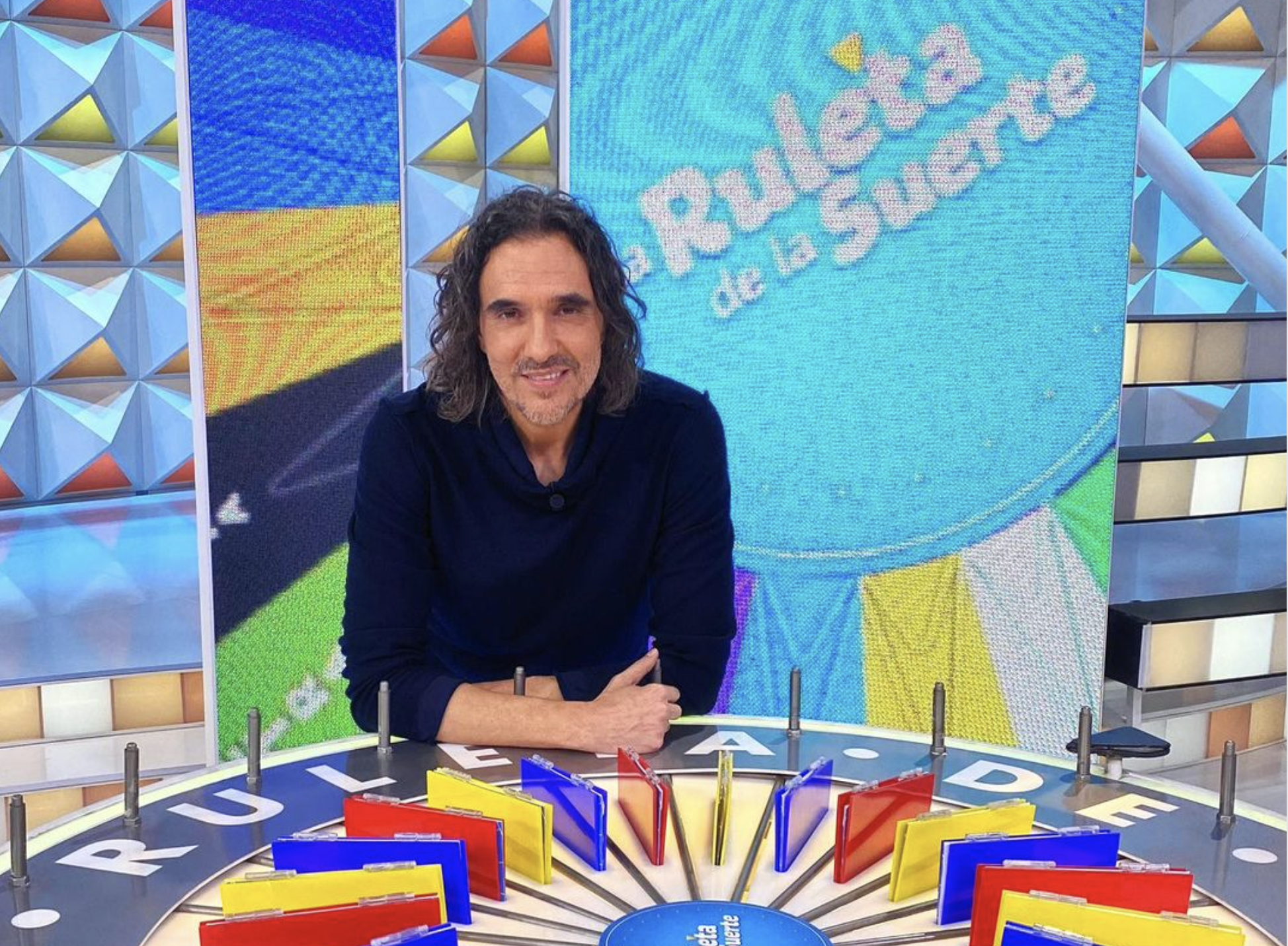 ¿Quién es el cantante de ‘La Ruleta de la Suerte’?