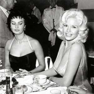Sofía Loren sobre Jayne Mansfield: ‘Temía que sus pezones saltaran a mi plato’