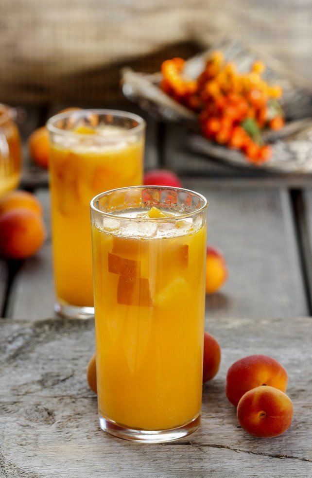 zumo-de-naranja-y-albaricoque