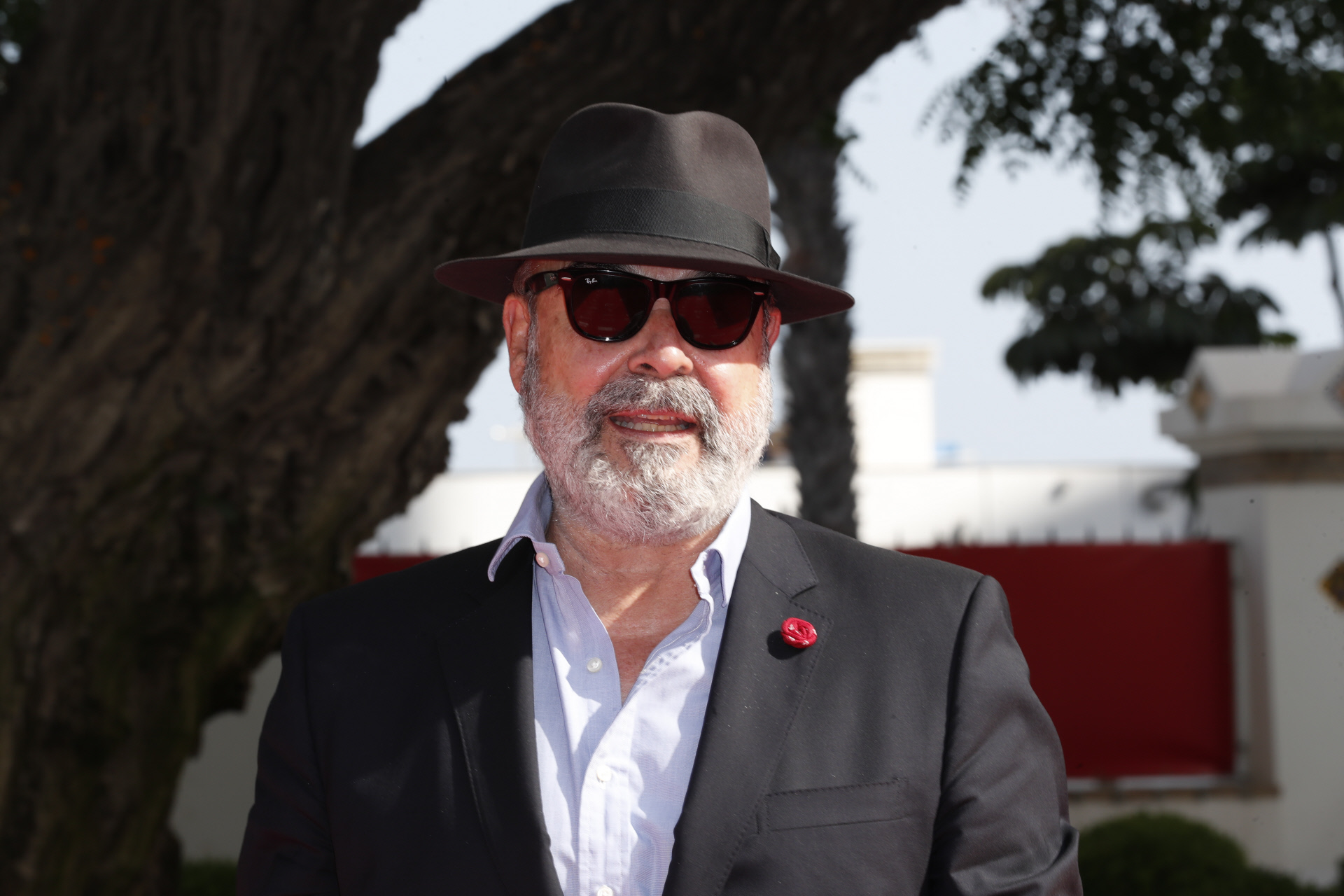 Antonio Resines reaparece: “Hay que apoyar la Sanidad Pública como sea”