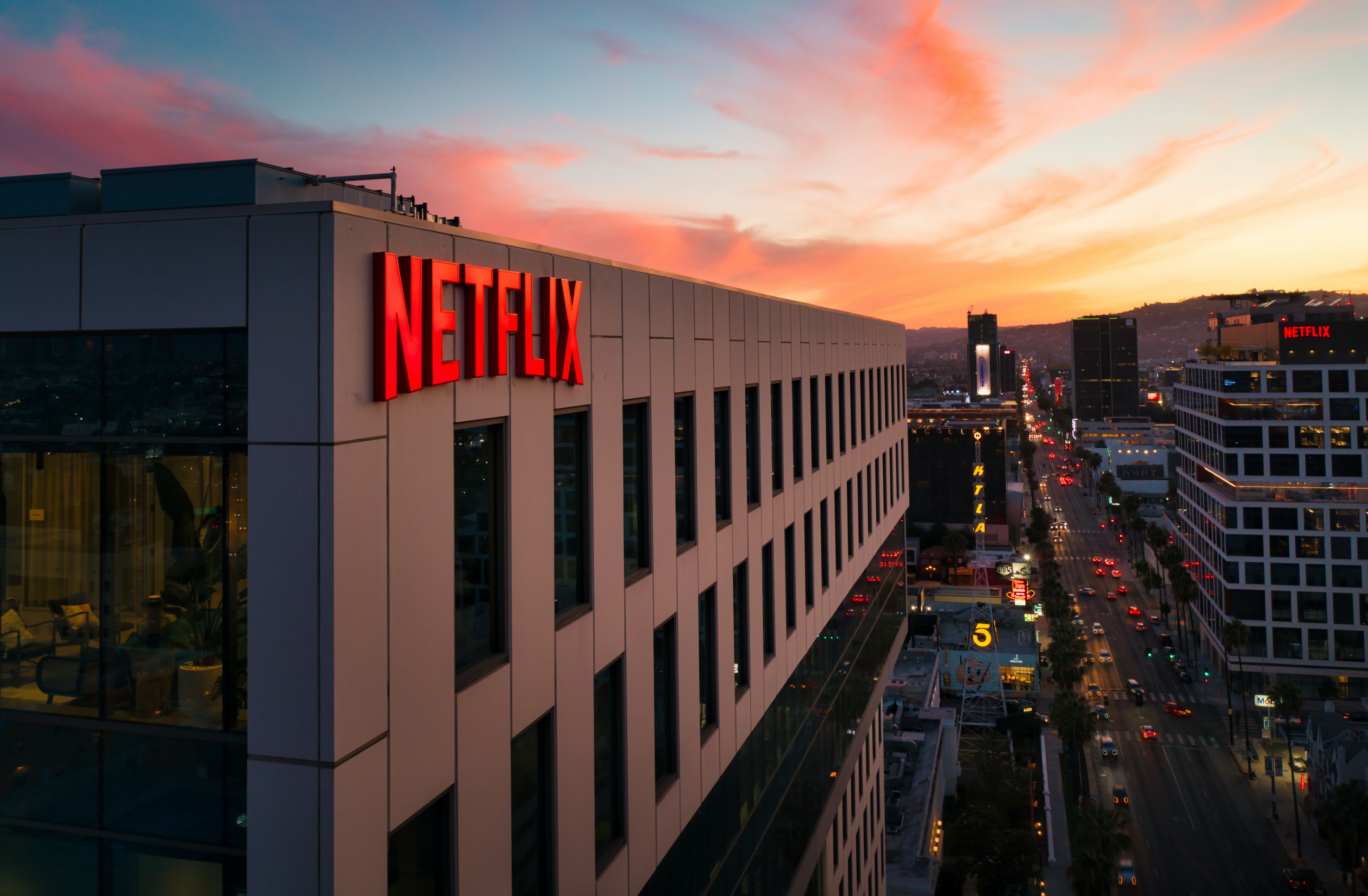 Fuga de suscripciones en Netflix: miles de bajas y caída en Bolsa