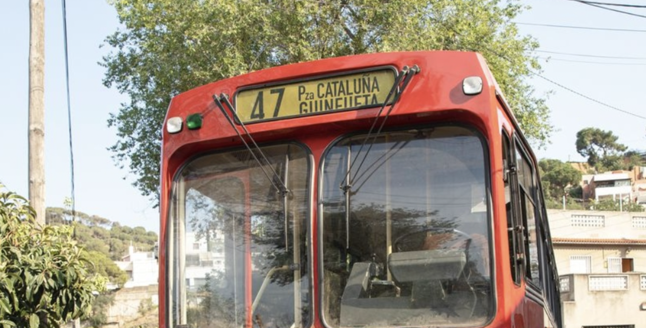 ‘El 47’: un autobús, Eduard Fernández y Barcelona en los 60