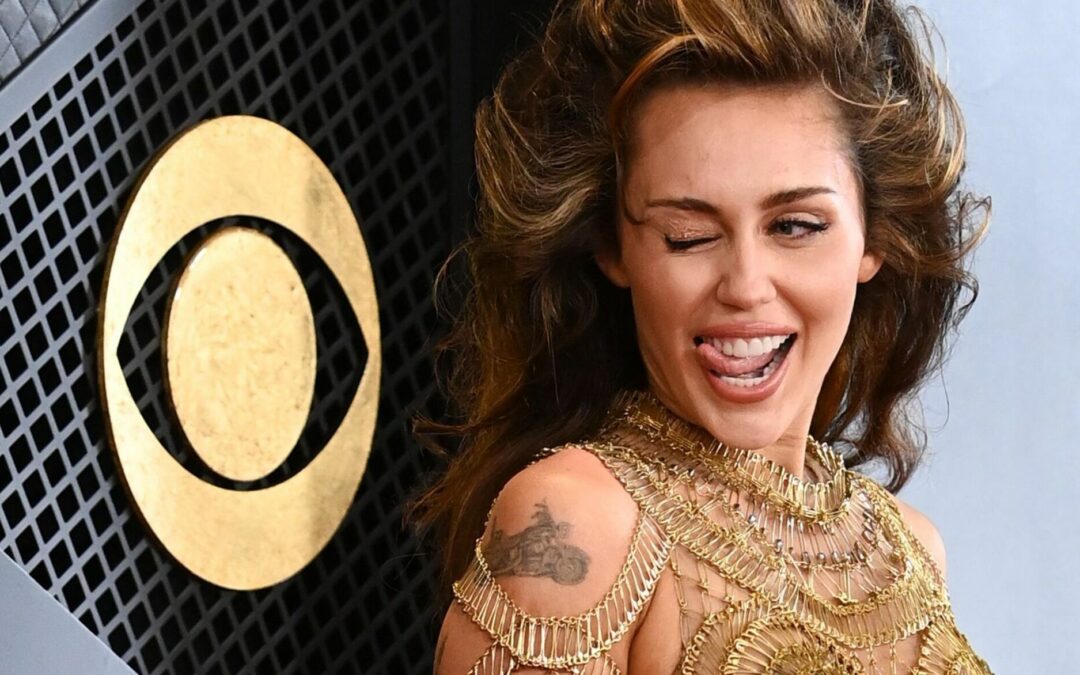 El regreso de Miley, la gran victoria de Taylor y otros momentos de los Grammy 2024