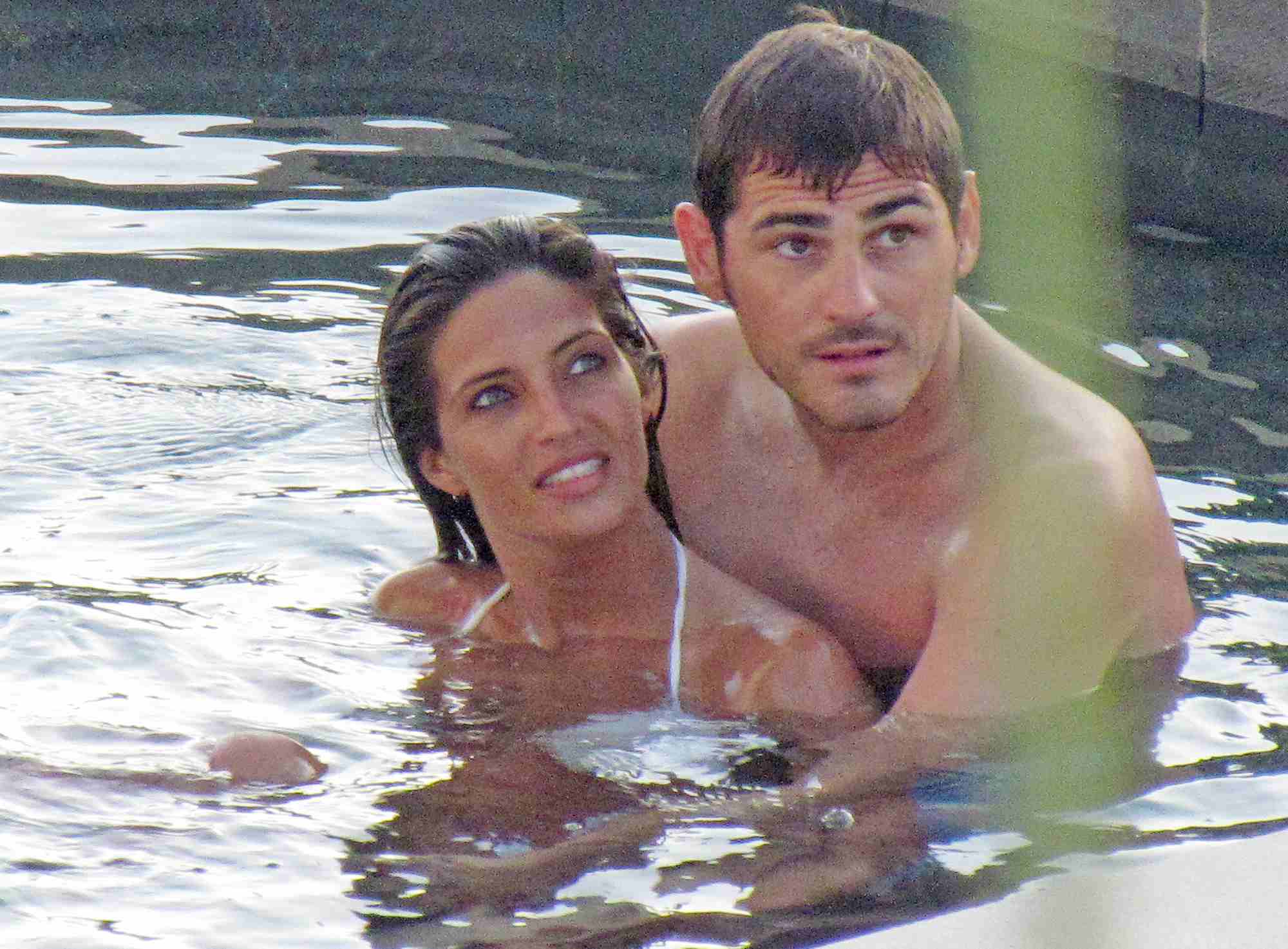 Una familia junto a Iker Casillas