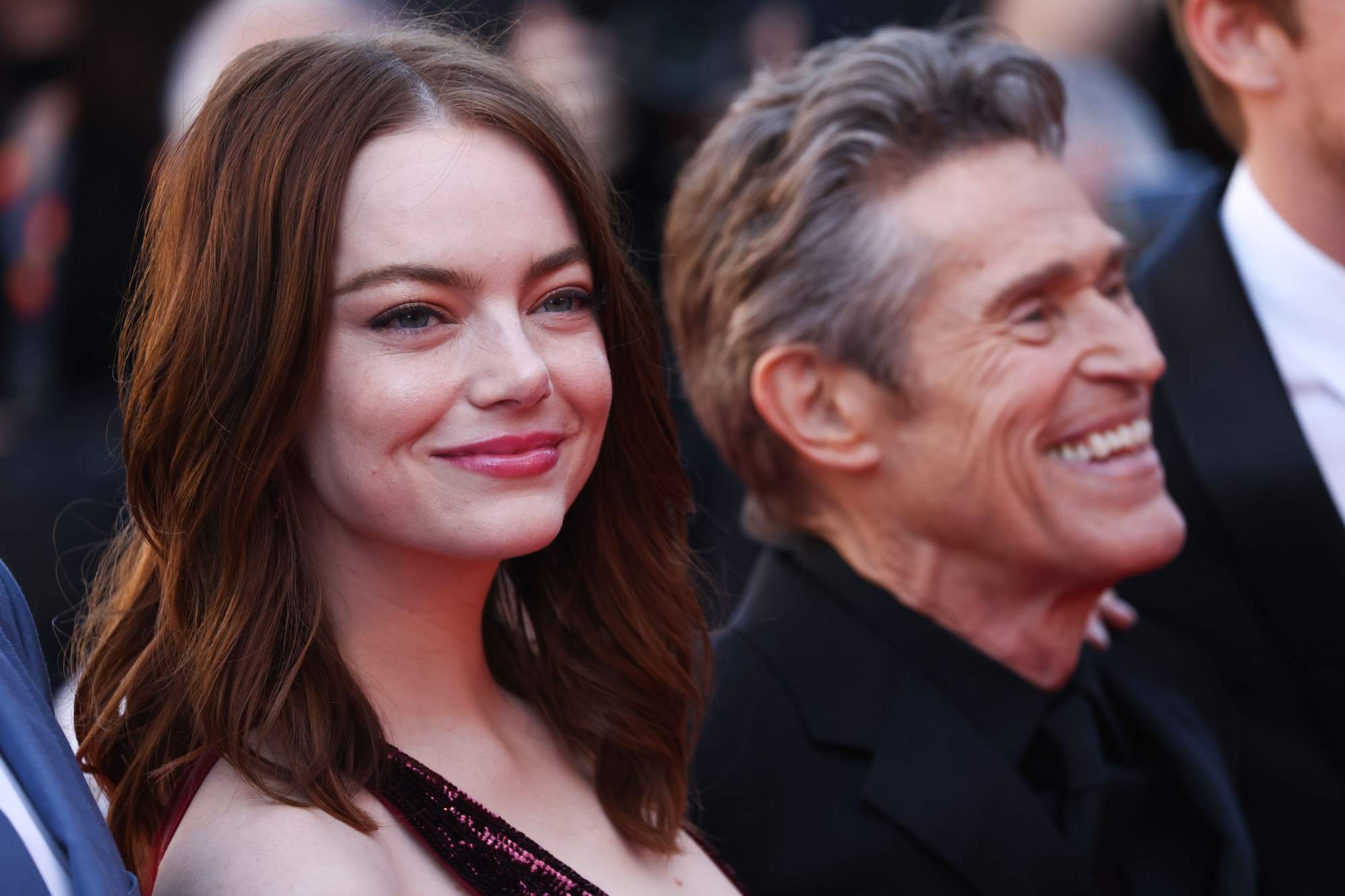 Willem Dafoe y Emma Stone