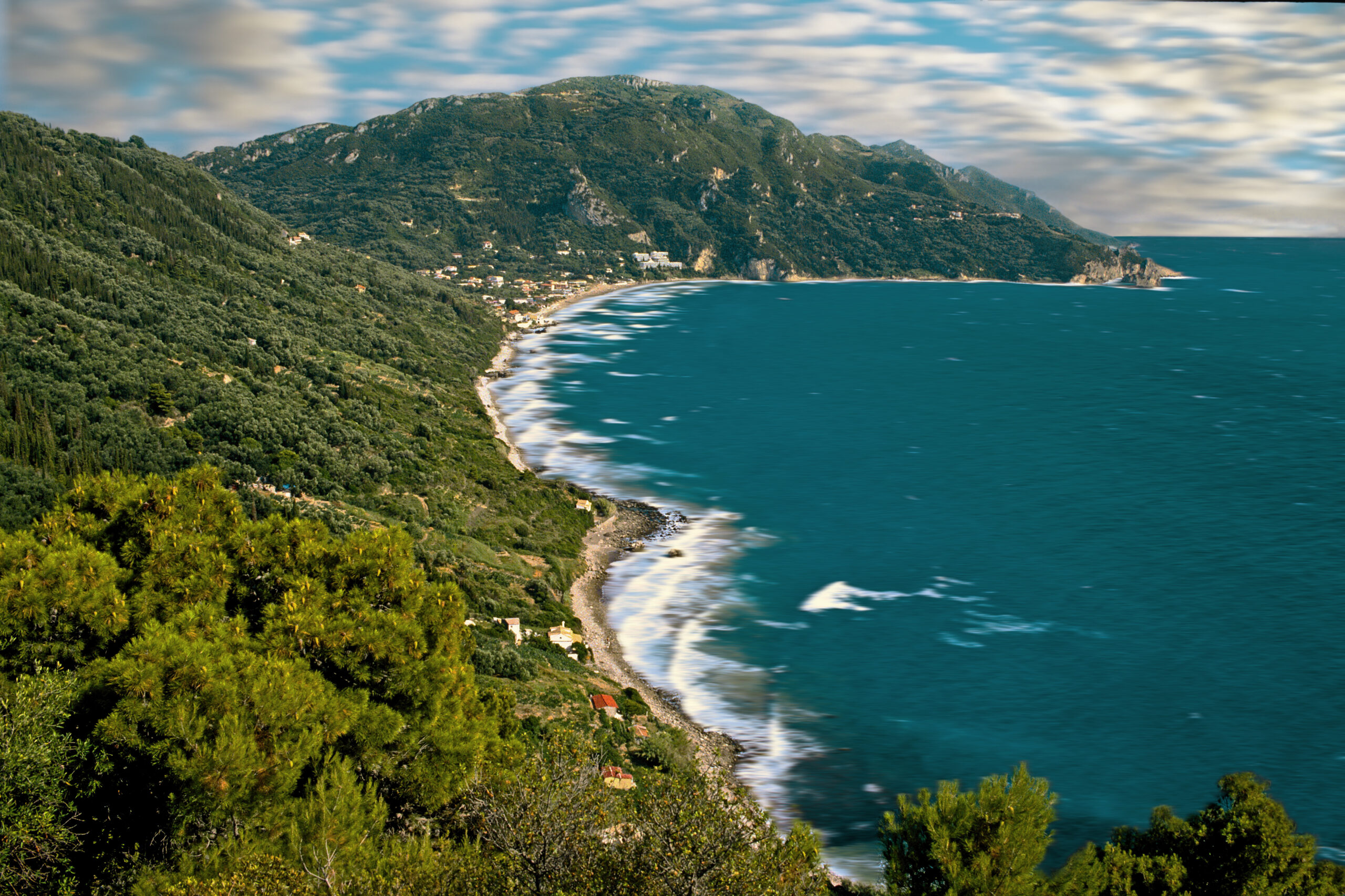 Viaje a Corfú: geografía soñada de una isla mediterránea